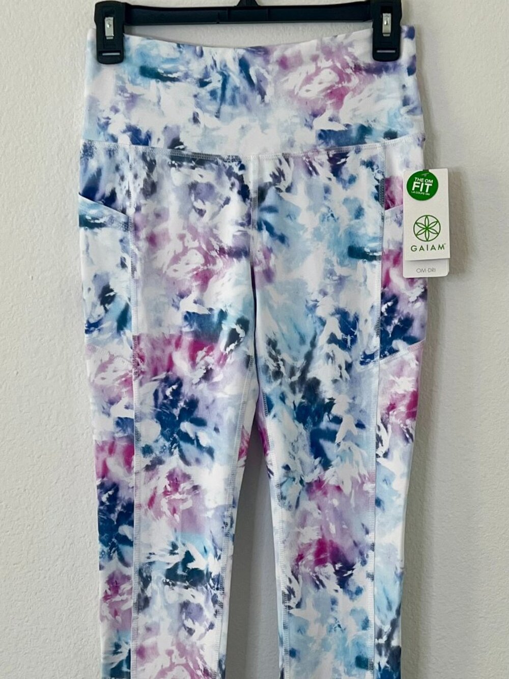 GAIAM Yoga Leggings OM Fit High Rise Pocket Capri Womens Size S Riley Print NWT